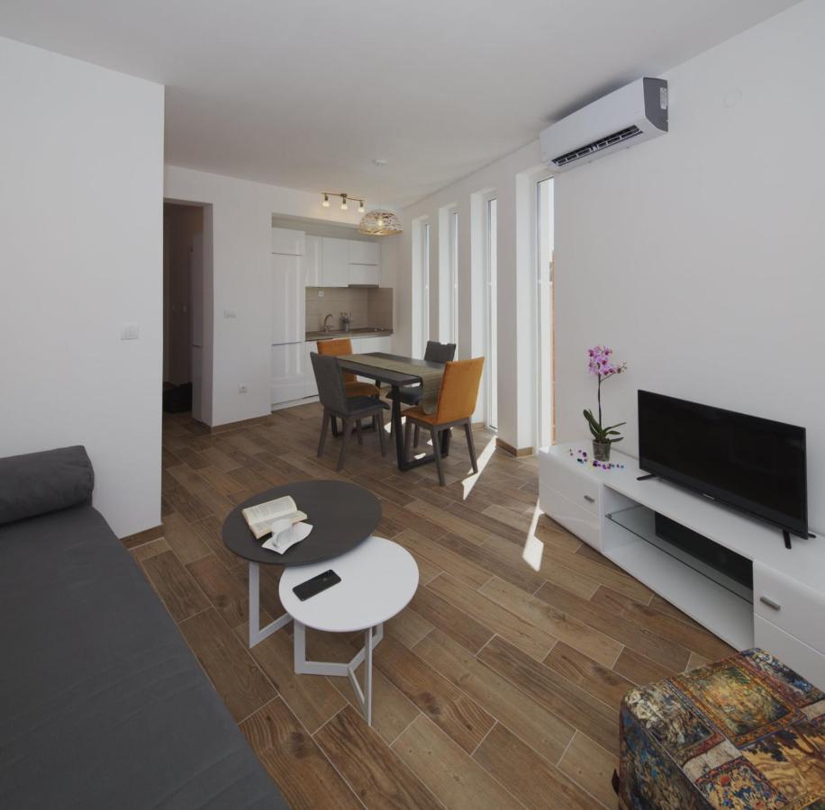 Apartments Step コトル エクステリア 写真